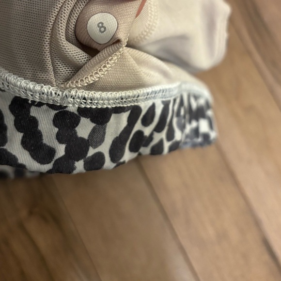 Lululemon Size 8 Straight Up Bra black and white dot print - Picture 7 of 9